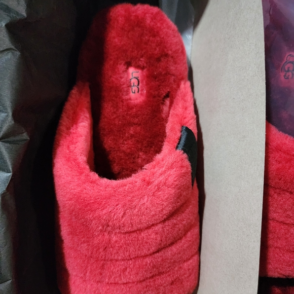 UGG Red Fluffy Sandals, Never Worn - Picture 8 of 12